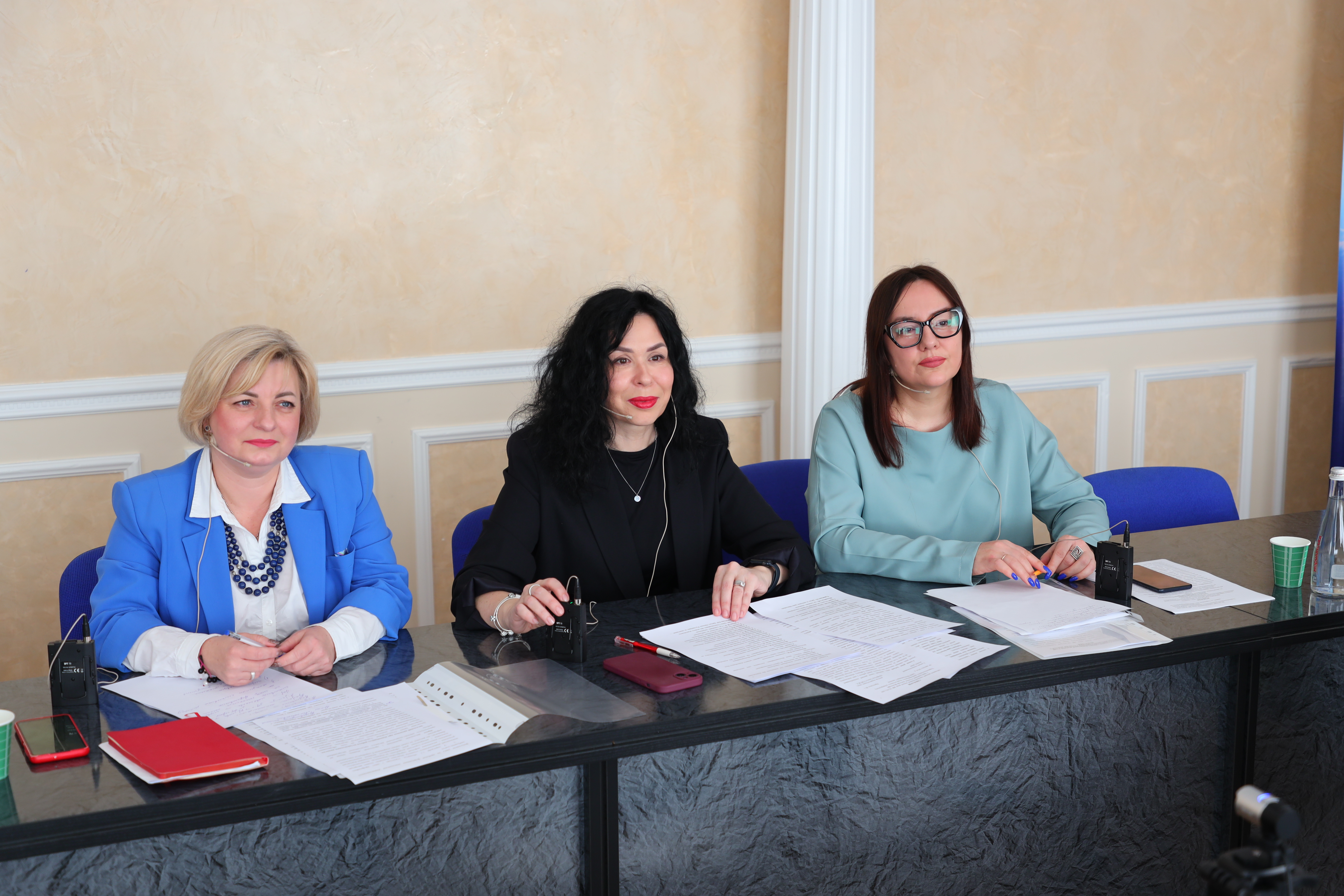 Члени разової спеціалізованої ради